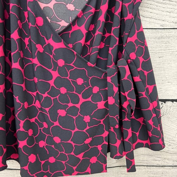 Chelsea 28 Sleeveless Floral Tank Top With Wrap Front & Tie Detail, Size M - Picture 3 of 3